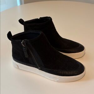 BRAND New Naturalizer slip on sneakers